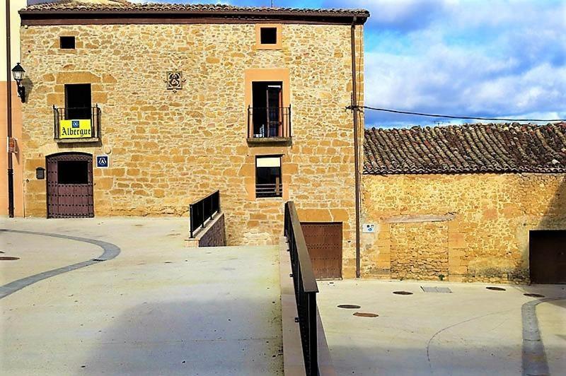 Хостел La Casa Magica Villatuerta Экстерьер фото